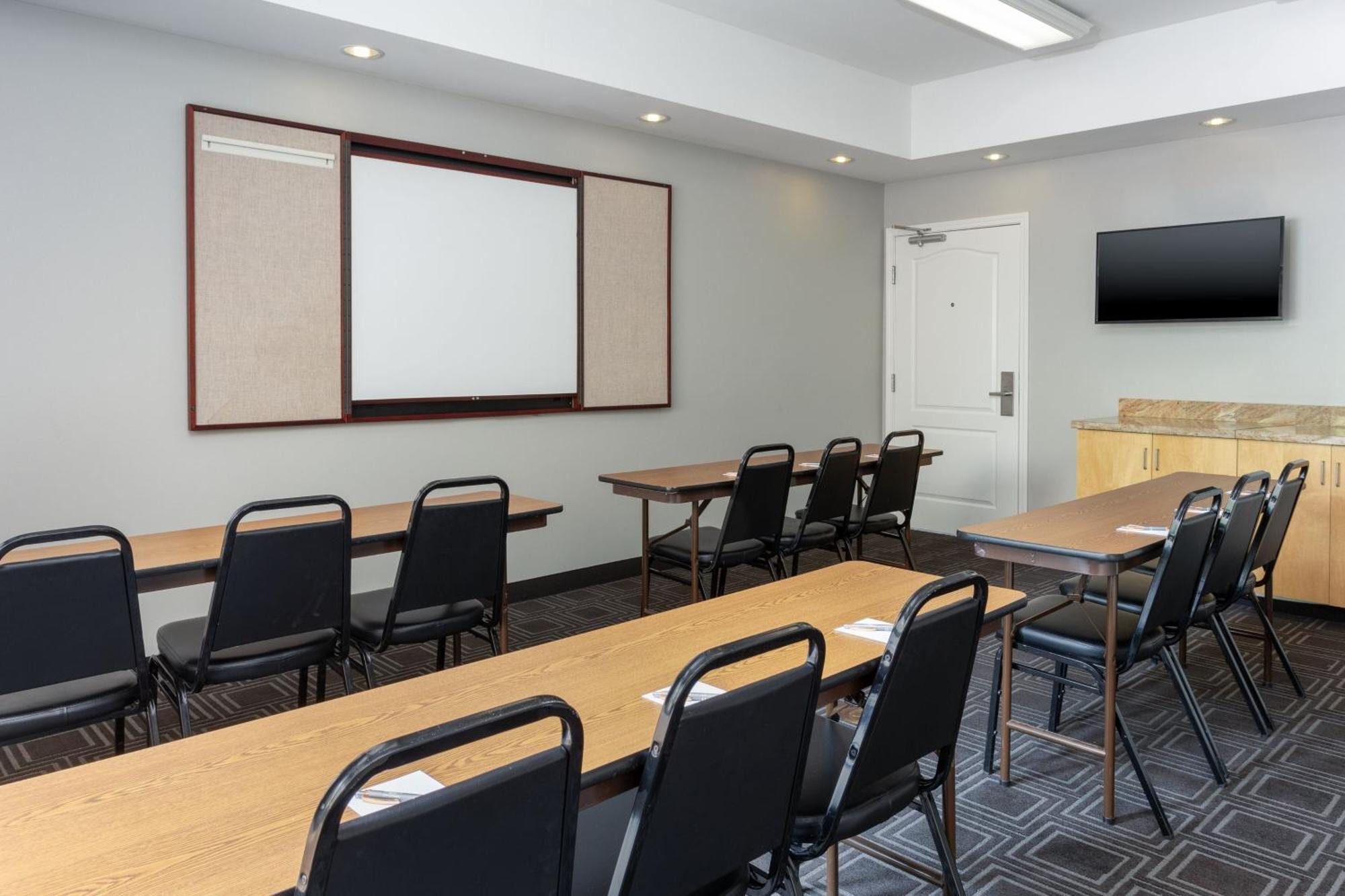 Towneplace Suites By Marriott Erie Exteriör bild